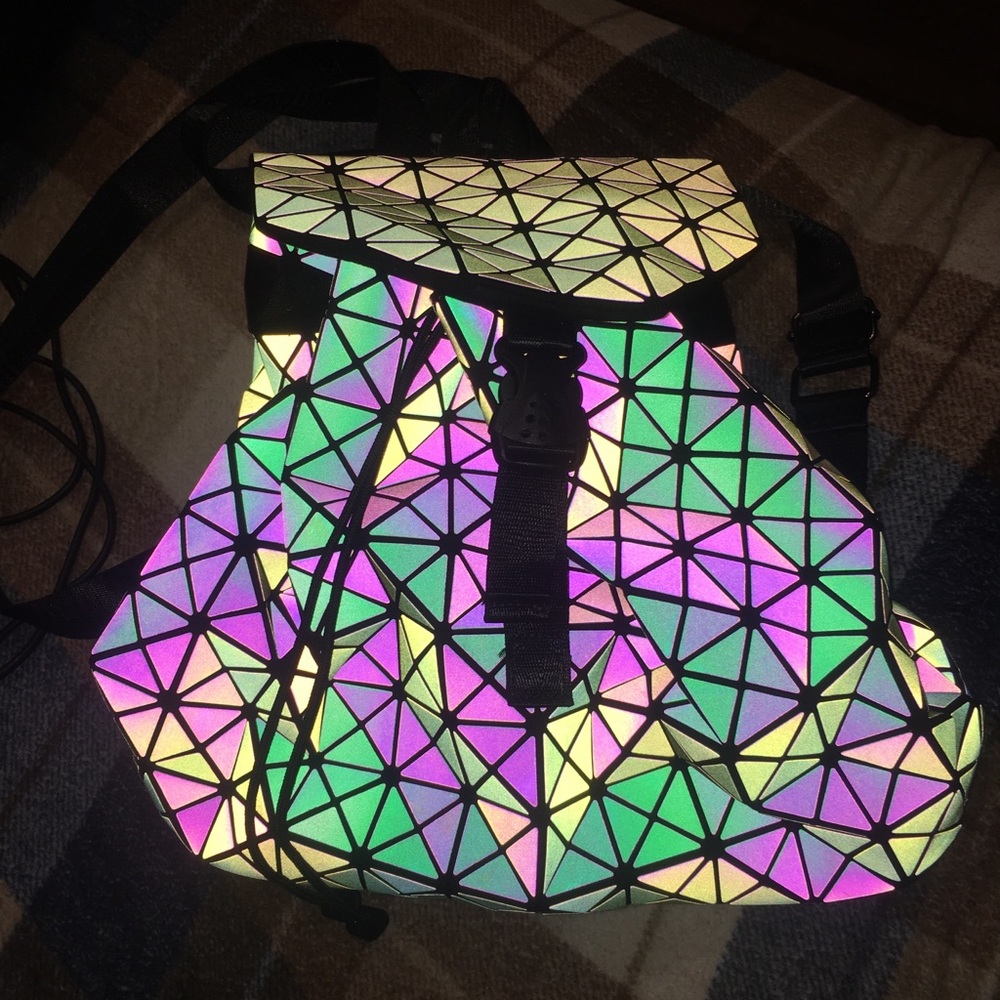 Hot one geometric reflective backpack